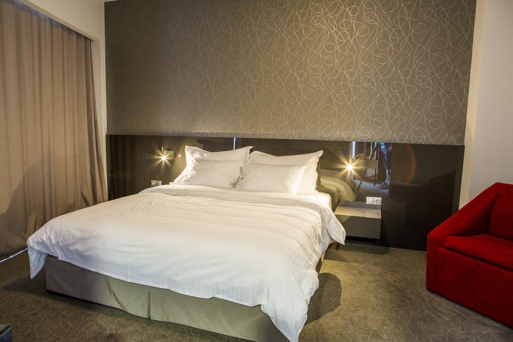 Hotel Tempo Targu Mures Ngoại thất bức ảnh