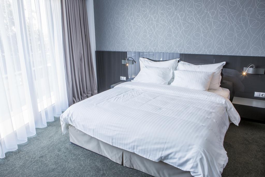 Hotel Tempo Targu Mures Ngoại thất bức ảnh