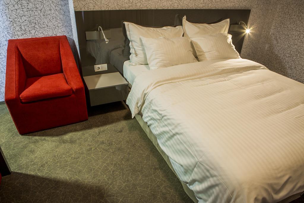 Hotel Tempo Targu Mures Phòng bức ảnh