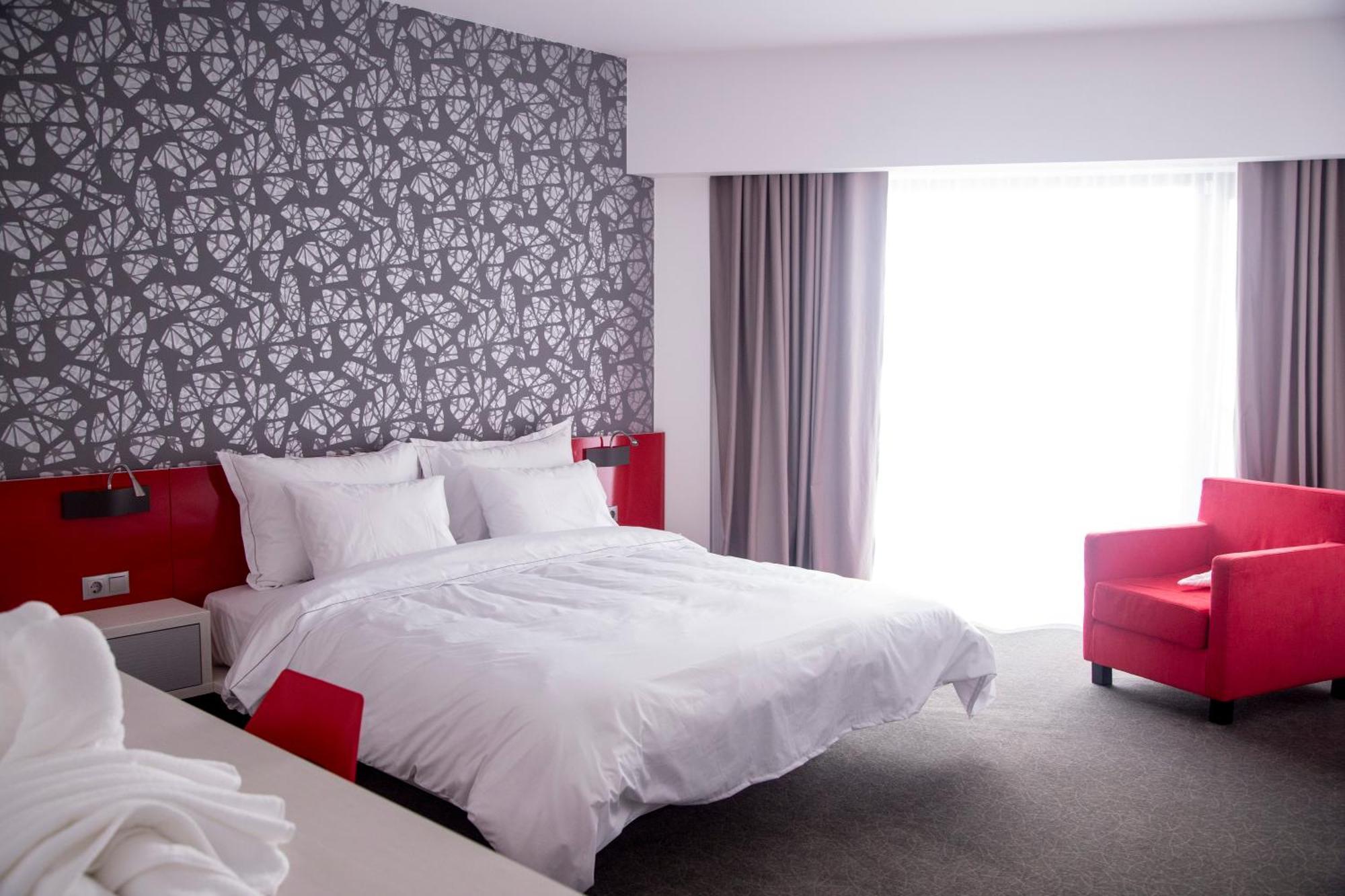 Hotel Tempo Targu Mures Ngoại thất bức ảnh