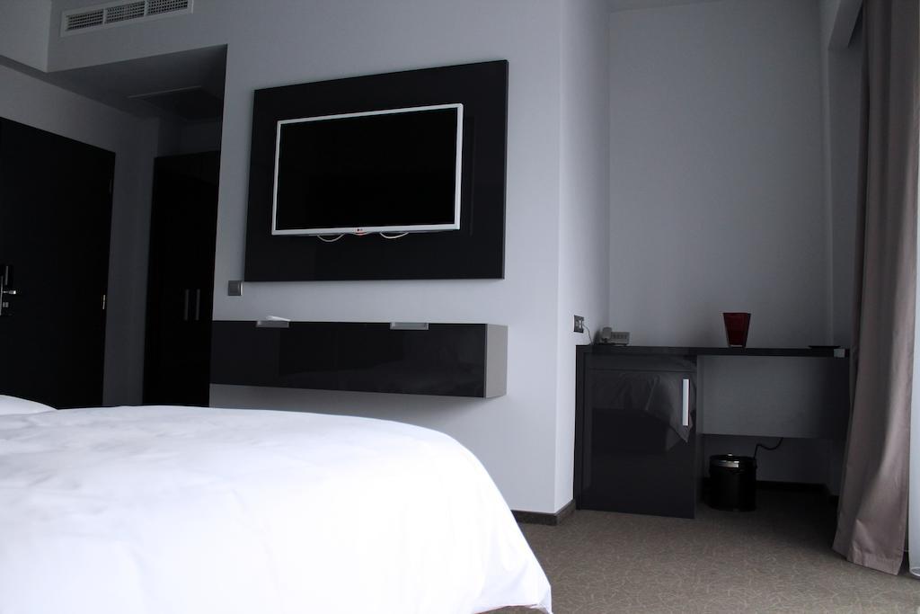 Hotel Tempo Targu Mures Phòng bức ảnh